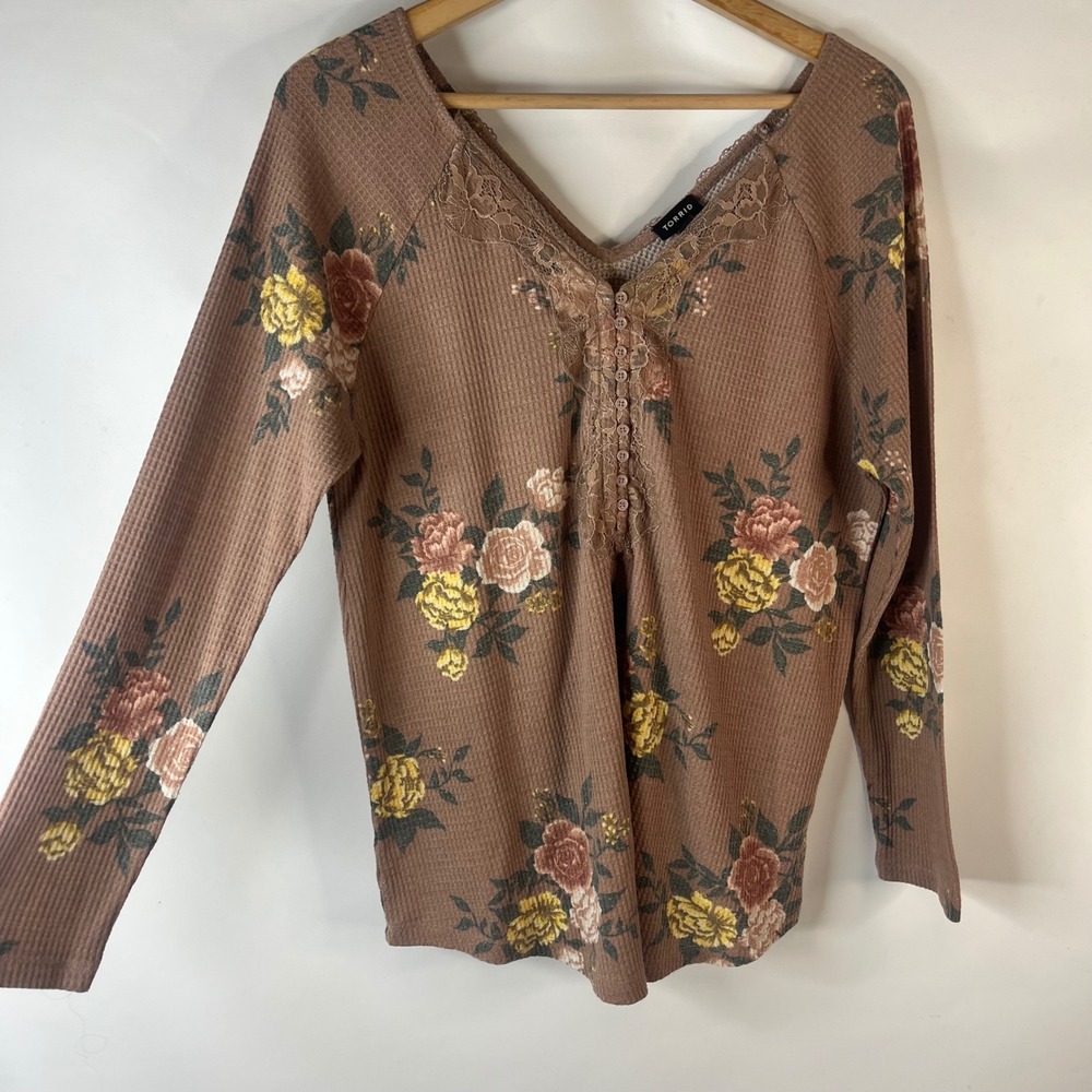 Torrid Thermal Top Womens 2 Brown Floral Lace Waffle Knit V-Neck Long Sleeve